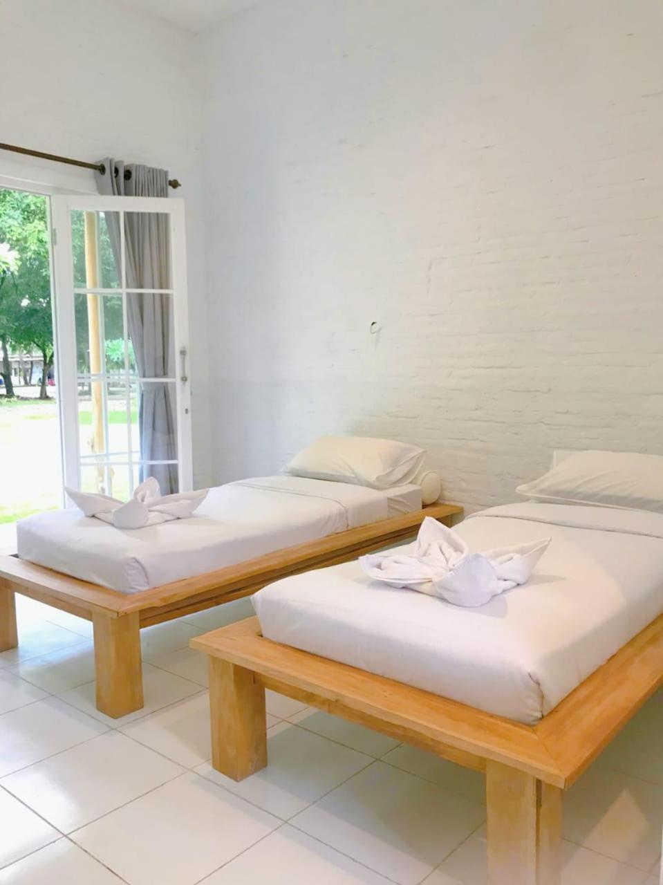 Pasir Putih Resort & Resto Maluk Εξωτερικό φωτογραφία